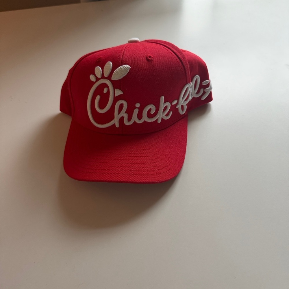 E16 Chic Fila Red Cap